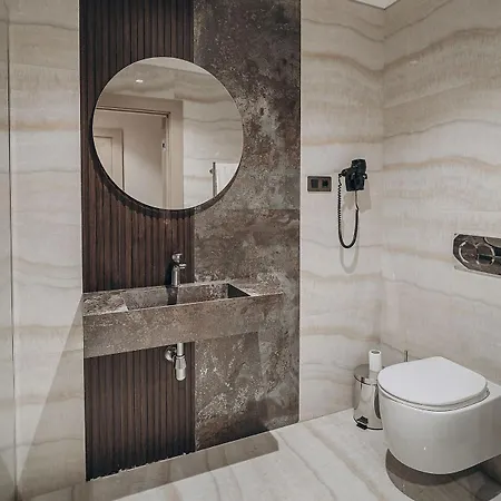 Park Bristol Hotel *